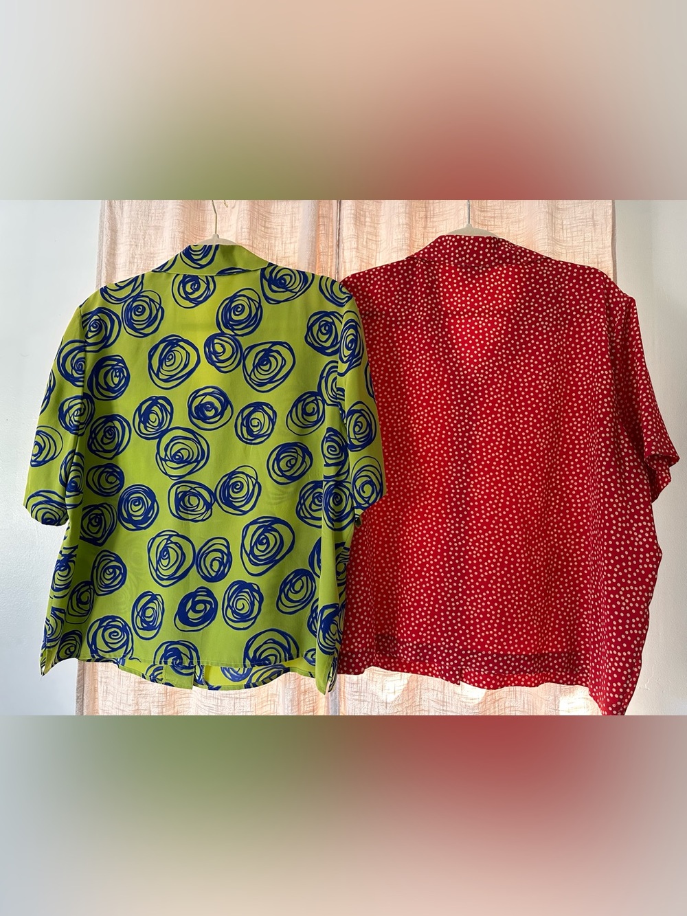 LOT OF 2 - 100% Silk, Button-Front Short Sleeve Tops - Picture 4 of 6